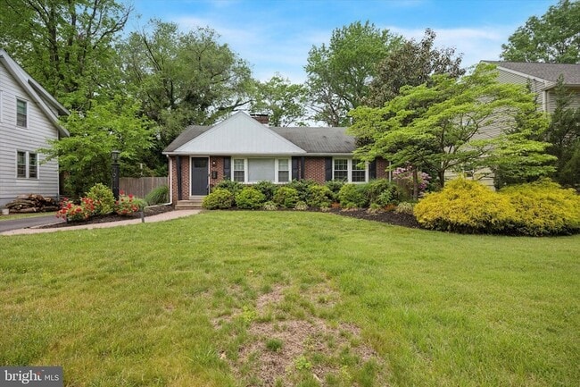 Photo - 704 Cedar Ave