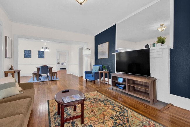 Building Photo - 424 Pearl St Unit ID1367380P