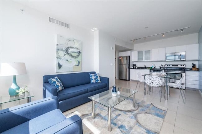 Building Photo - 6551 Collins Ave Unit ID1039976P