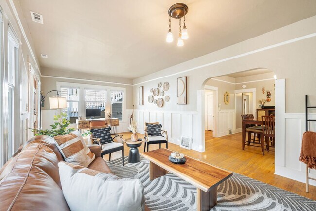 Photo - 720 NE 47th St Unit ID1231221P