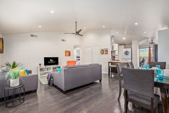 Building Photo - 1318 E Almeria Rd Unit SI ID1558610P