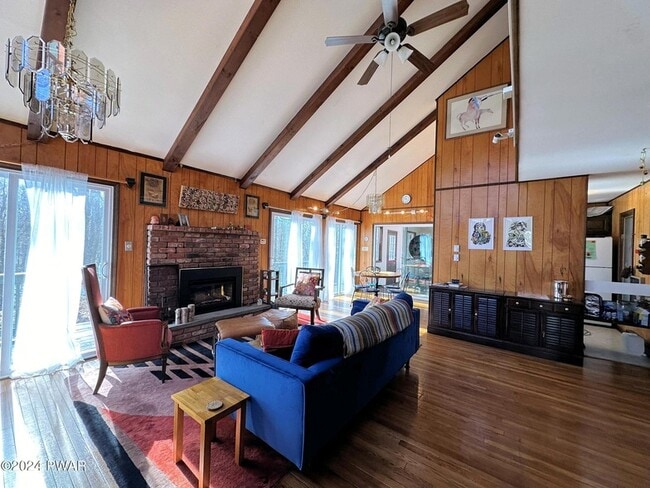 Photo - 402 Canoe Brook Dr