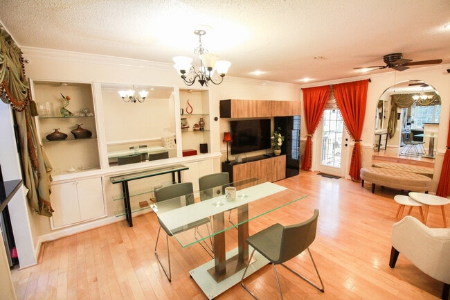 Building Photo - 2304 Hunters Woods Plaza Unit SI ID1473422P