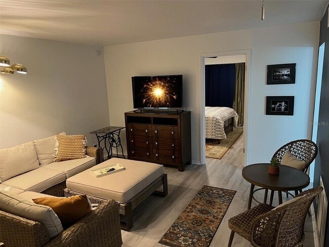 Photo - 1100 Martinique Dr Unit 203