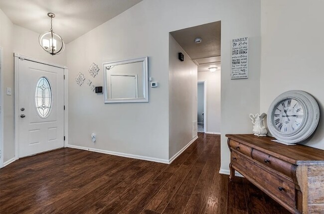 Photo - 3499 Longview Dr