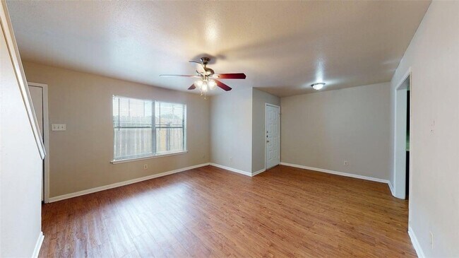 Photo - 2807 Longmire Dr Unit B