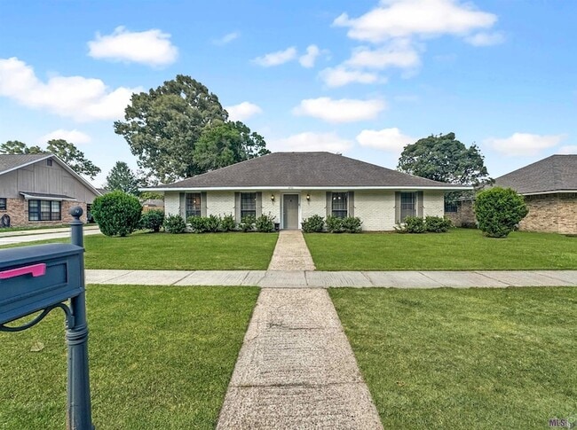 Building Photo - 4941 Pine Hill Dr