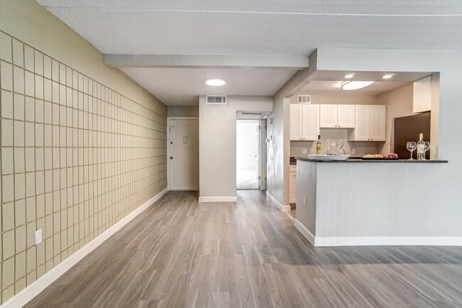 Photo - WestShore Apartments