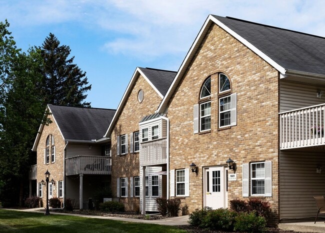 Building Photo - Deer Creek Run Apartments