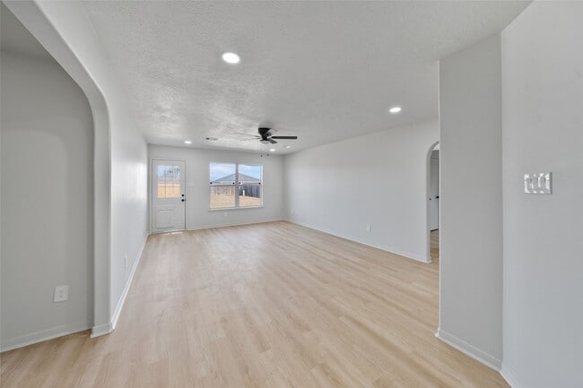 Photo - 5203 Panay Park Dr