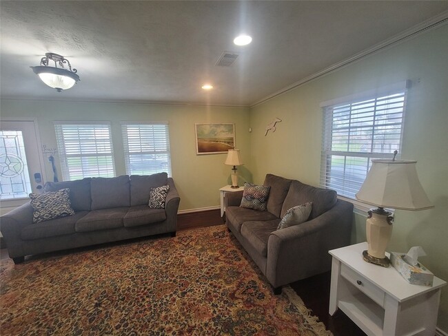 Photo - 5712 Borden Ave