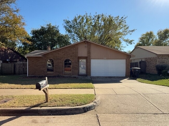Building Photo - 1233 Steinburg Ln