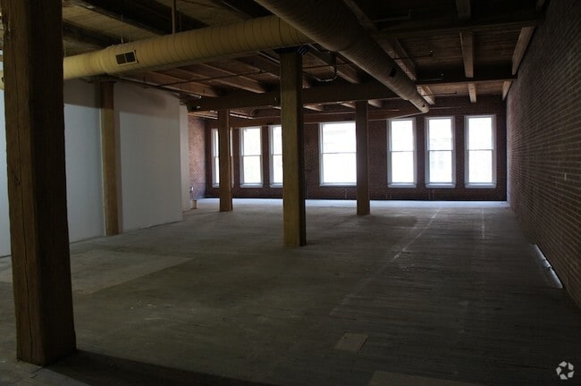 Photo - Roberts Galerie Lofts