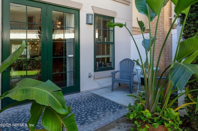 Photo - 1661 Riverside Ave