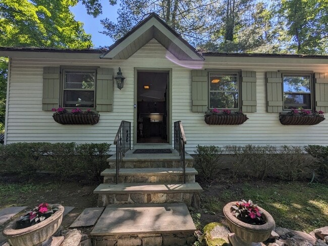 Building Photo - 3 Wild Rose Ln