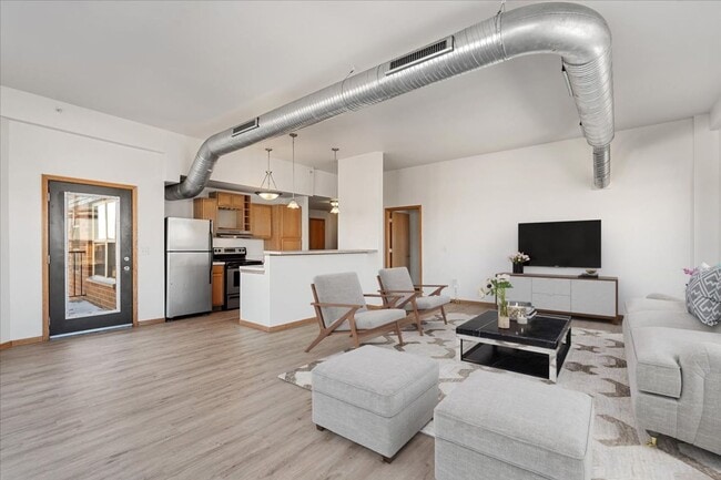 Photo - Six Points Apartments