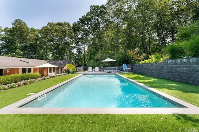 Photo - 102 Fanning Ave
