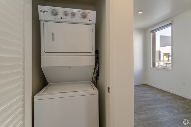 2BR,2BA - 1021SF - ONYX Midtown Apartments