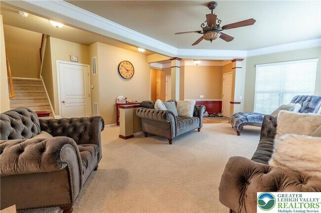 Photo - 1828 Majestic Dr