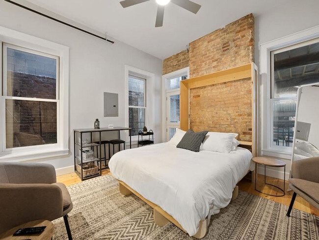 Building Photo - 111 W Elder St Unit ID1056046P