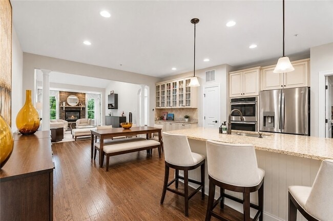 Photo - 433 Fairmont Dr