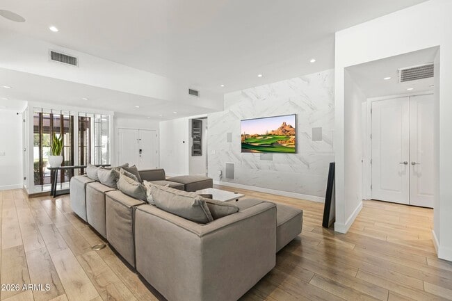 Photo - 6834 N 72nd Pl