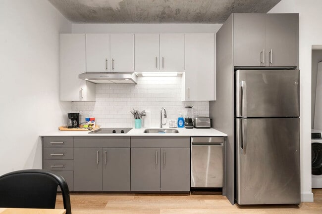 Photo - 853 W Blackhawk St Unit SI FL6-ID1466141P