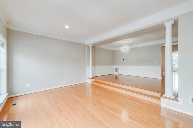 Photo - 22072 Avonworth Square