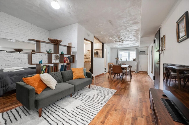 Building Photo - 247 W 29th St Unit ID1390072P