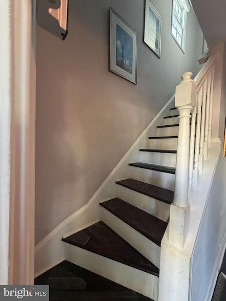 Photo - 209 Prince Edward St