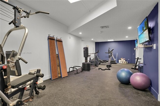 Photo - 16558 NE 26th Ave Unit 2A