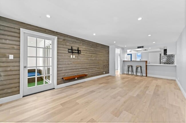 Building Photo - 4500 N Flagler Dr Unit D20