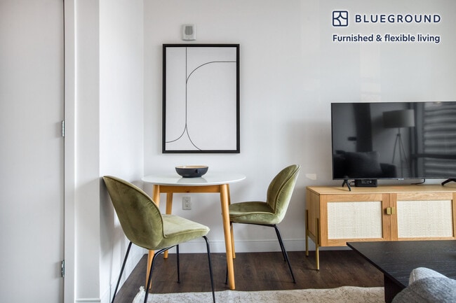 Photo - 350 Harrison Ave Unit FL2-ID555