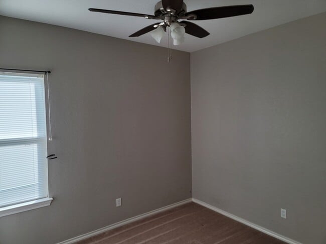 Photo - 517 1/2 Atchison Street Unit