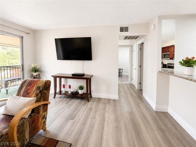 Photo - 5026 River Glen Dr Unit 162