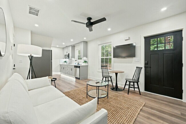 Photo - 582 Hamilton E Holmes Dr NW Unit SI ID1609613P