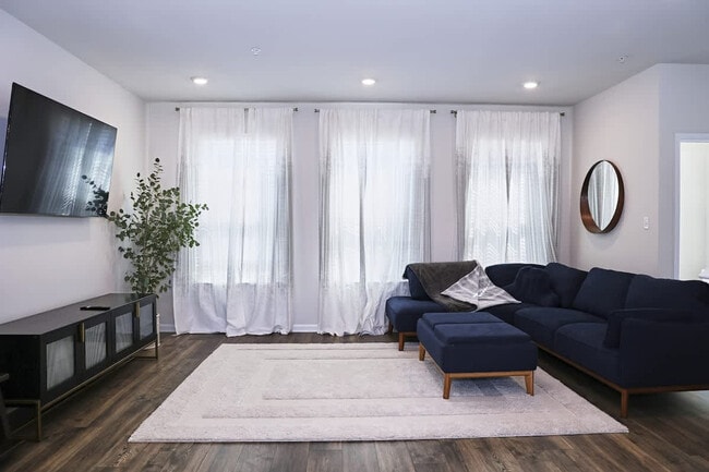 Building Photo - 9802 Summerton Dr Unit ID1061317P