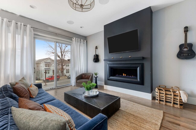 Photo - 917 Southside Pl Unit ID1043947P