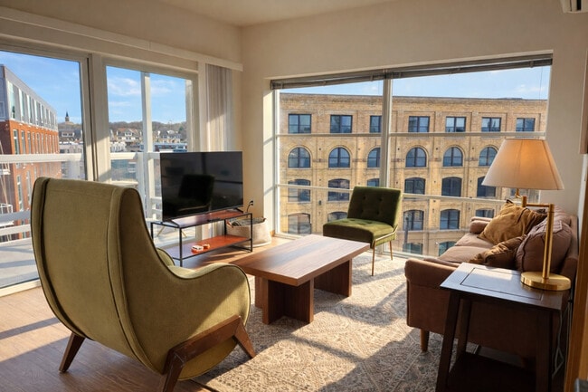 Building Photo - 1640 N Water St Unit SI ID1379033P