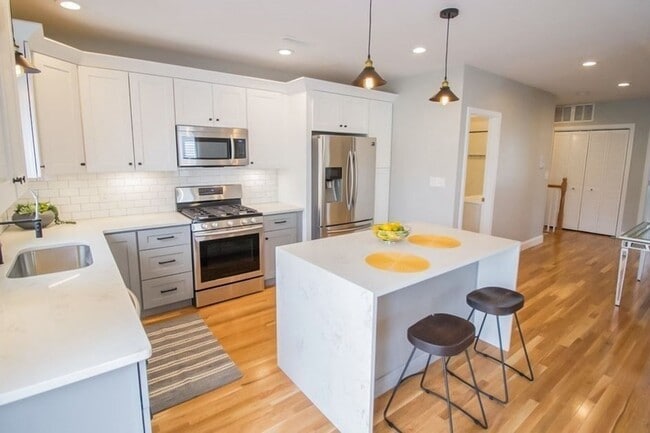 Photo - 792 Saratoga St Unit 2