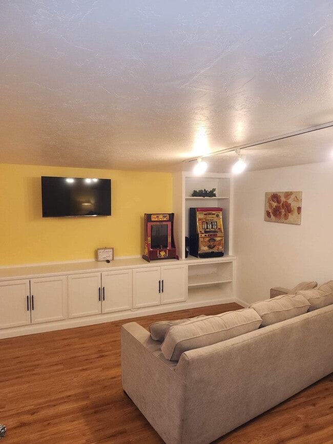 Photo - 1428 Crown Ave Unit ID1337820P