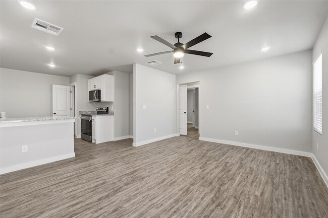 Photo - 2894 Glennster St