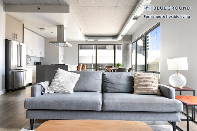 Photo - 423 E Ohio St Unit FL3-ID1393