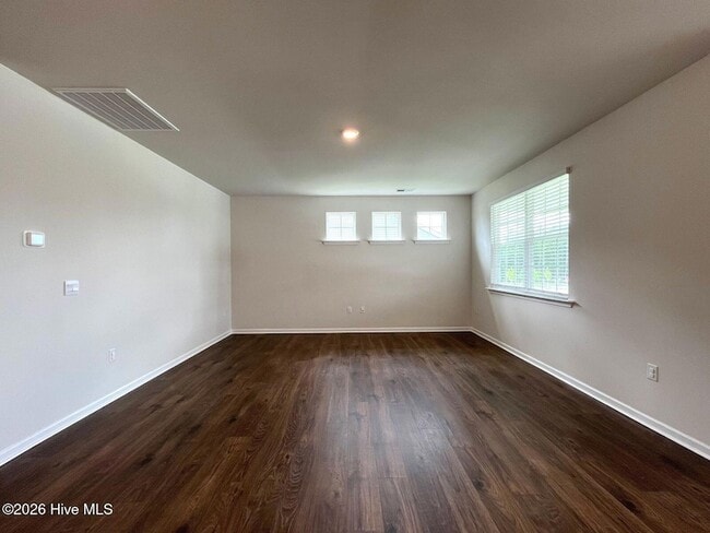 Photo - 512 Ragapple Ln