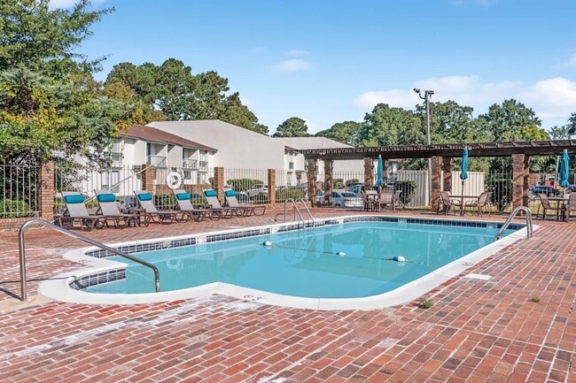 Pool - The Park at Monticello