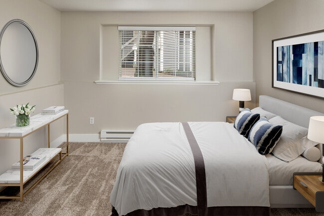 Renovated Bedroom - Avana Birch Pointe