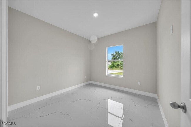 Photo - 543 McArthur Blvd