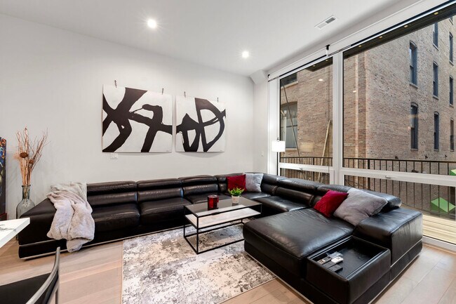 Photo - 318 W Grand Ave Unit ID1244920P