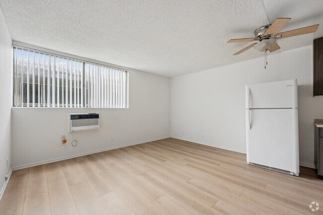 1BR, 2BA - unit 203-650 SF - Living Room - Mardette Apartments