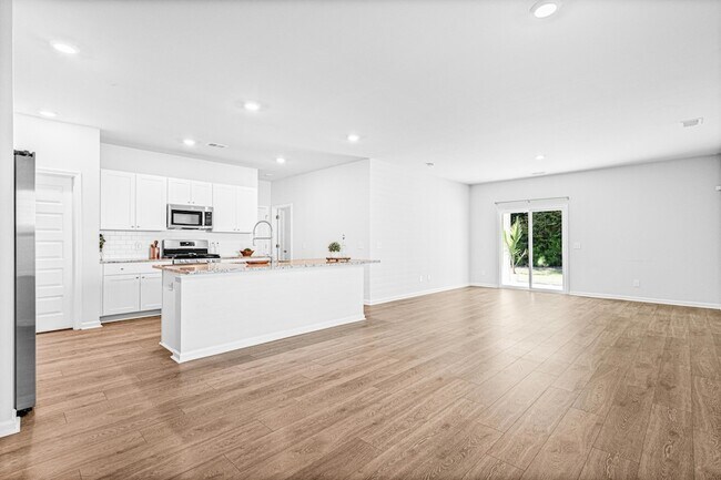 Photo - 504 Minim St